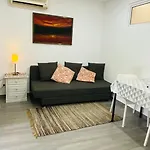 Apartament A 5 Min A Pe Da Praia, Com Terraco Grande Ao Sol, No Res-chao Quarteira