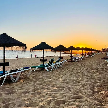 A 5 Min A Pé Da Praia, Com Terraço Grande Ao Sol, No Rés-chão Apartamento Quarteira