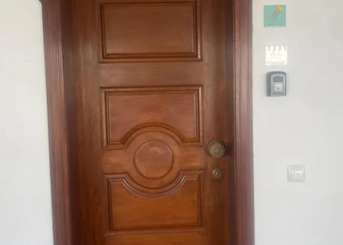 A 5 Min A Pe Da Praia, Com Terraco Grande Ao Sol, No Res-chao * Quarteira