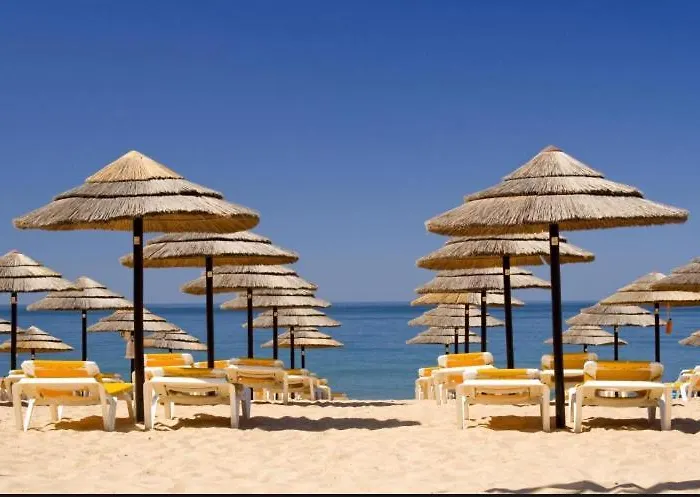 A 5 Min A Pe Da Praia, Com Terraco Grande Ao Sol, No Res-chao Apartman Quarteira