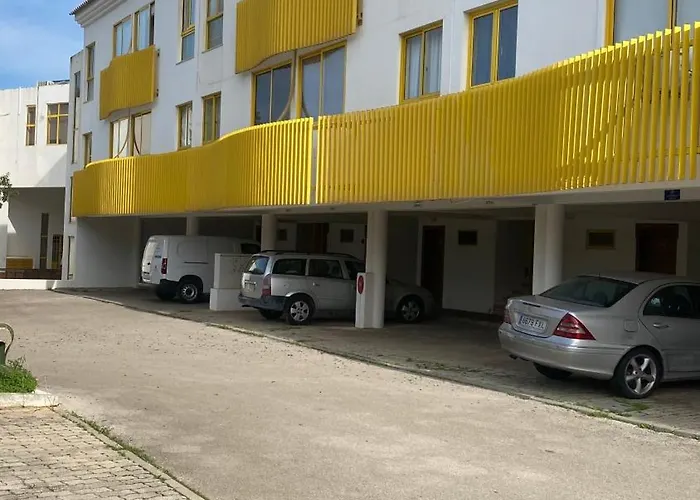 Apartman A 5 Min A Pe Da Praia, Com Terraco Grande Ao Sol, No Res-chao Quarteira