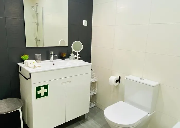 A 5 Min A Pe Da Praia, Com Terraco Grande Ao Sol, No Res-chao *