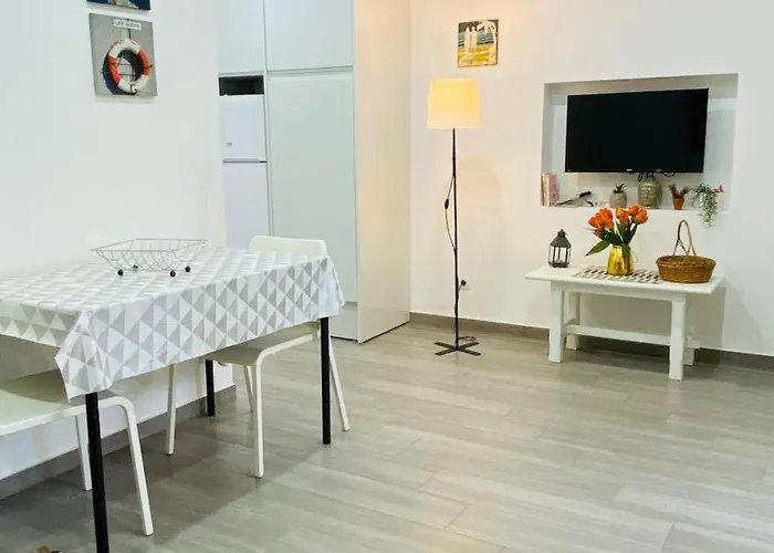 A 5 Min A Pe Da Praia, Com Terraco Grande Ao Sol, No Res-chao Quarteira