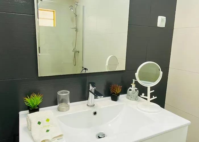 Apartman A 5 Min A Pe Da Praia, Com Terraco Grande Ao Sol, No Res-chao Quarteira